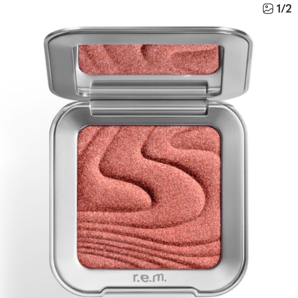r.e.m. Beauty Highlighter in Miss Jupiter NEW